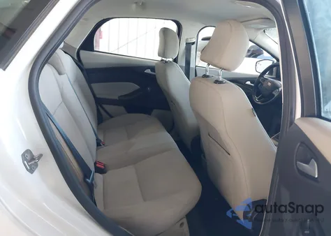 2017 Ford Focus Se z USA, uszkodzony, nr VIN 1FADP3F22HL303059